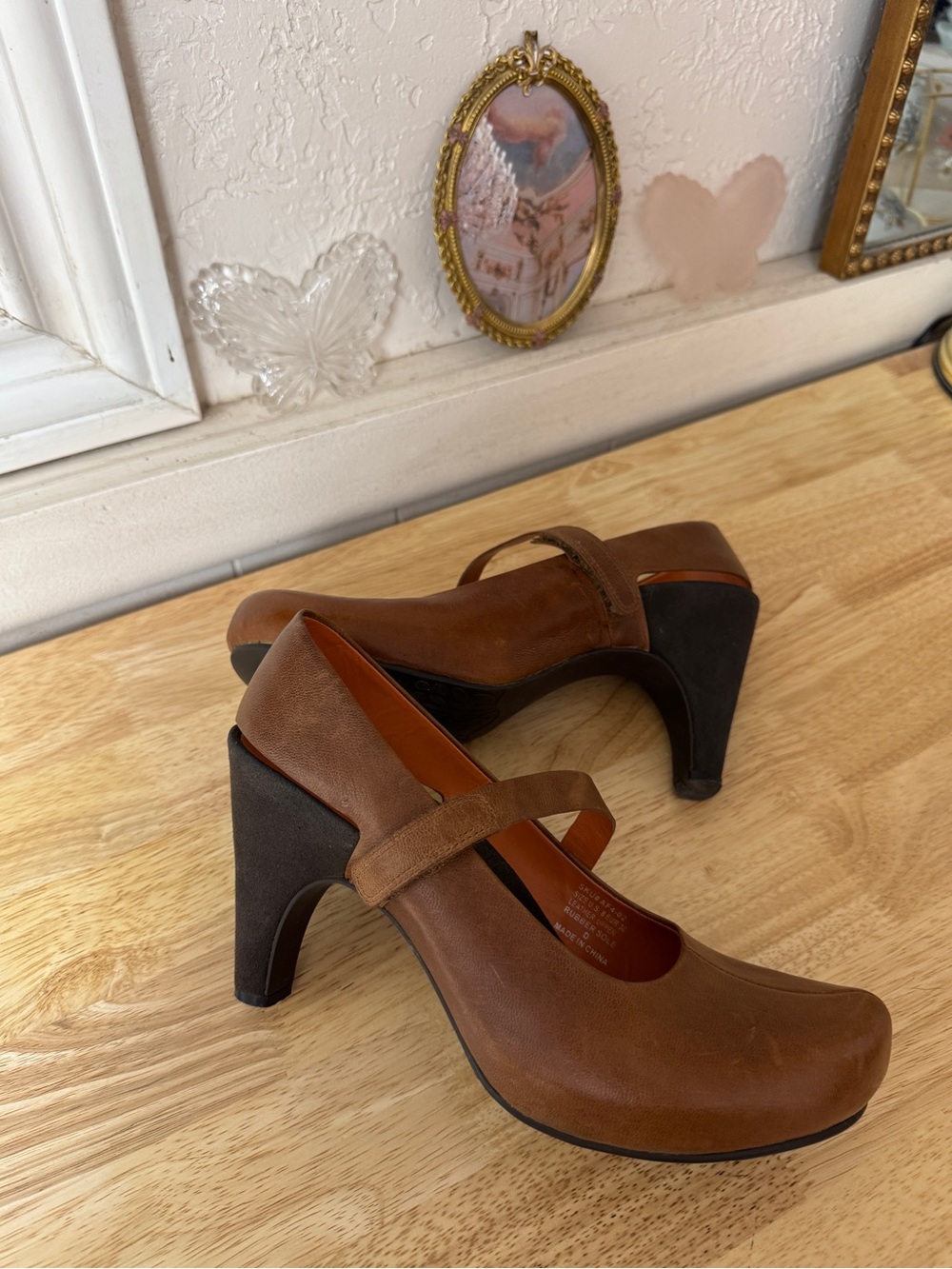 TSUBO Brown Mary Jane Heels Size 8 | Y2K Leather Look Chunky Heel Pumps